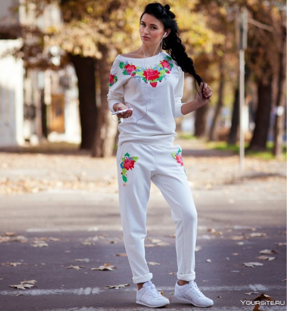 Модные спортивные костюмы