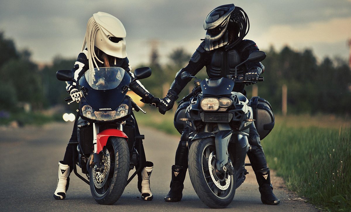 Необычные костюмы мотоциклистов