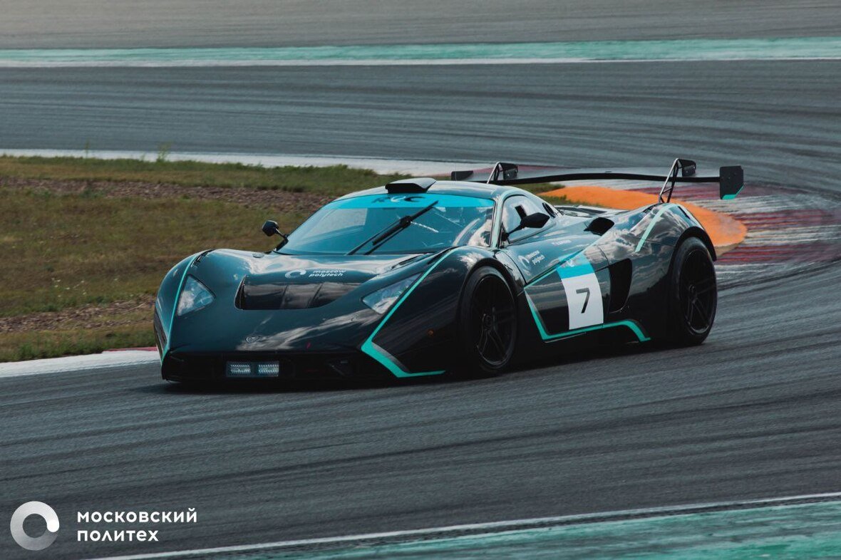 Спорткар Marussia b2