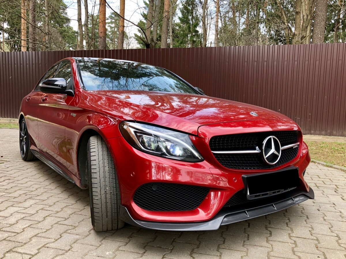 Mercedes Benz w205 красный