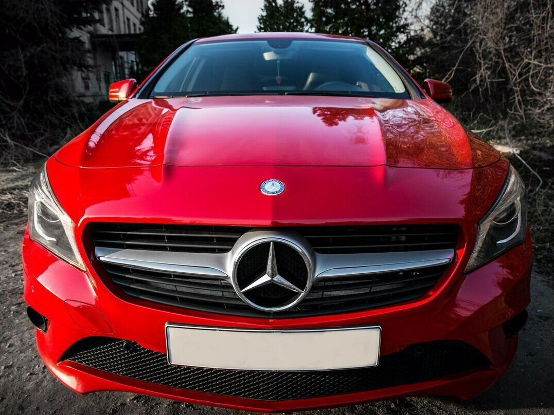 Mercedes CLA 200 красный