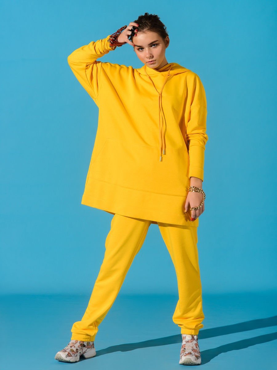 Желтый костюм из футера