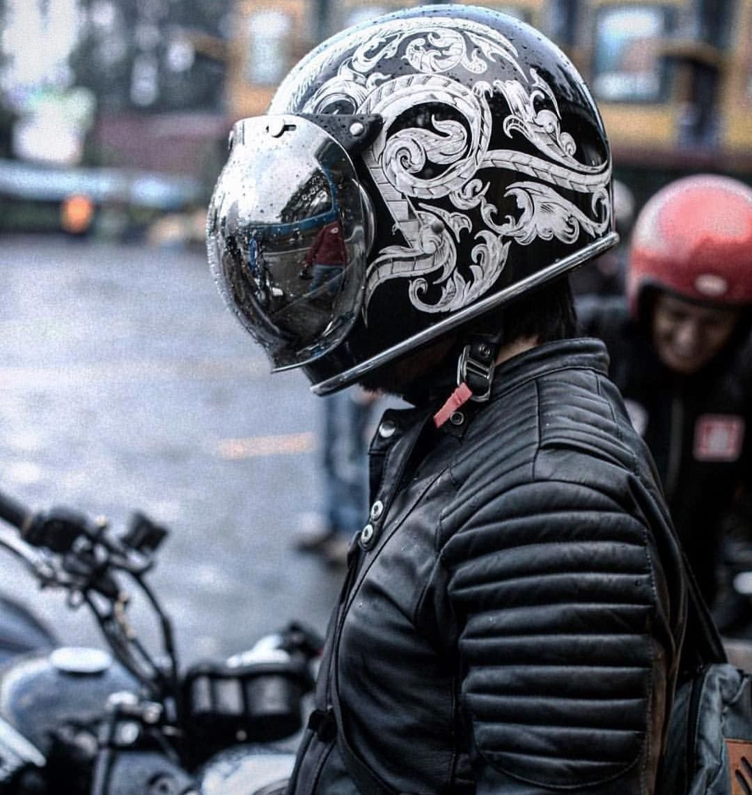 Кастомный мотоциклетный шлем