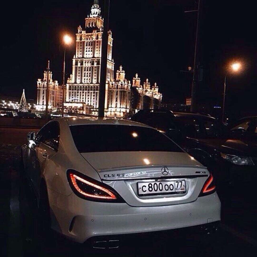 Mercedes Benz CLS 63 AMG ночью Москва