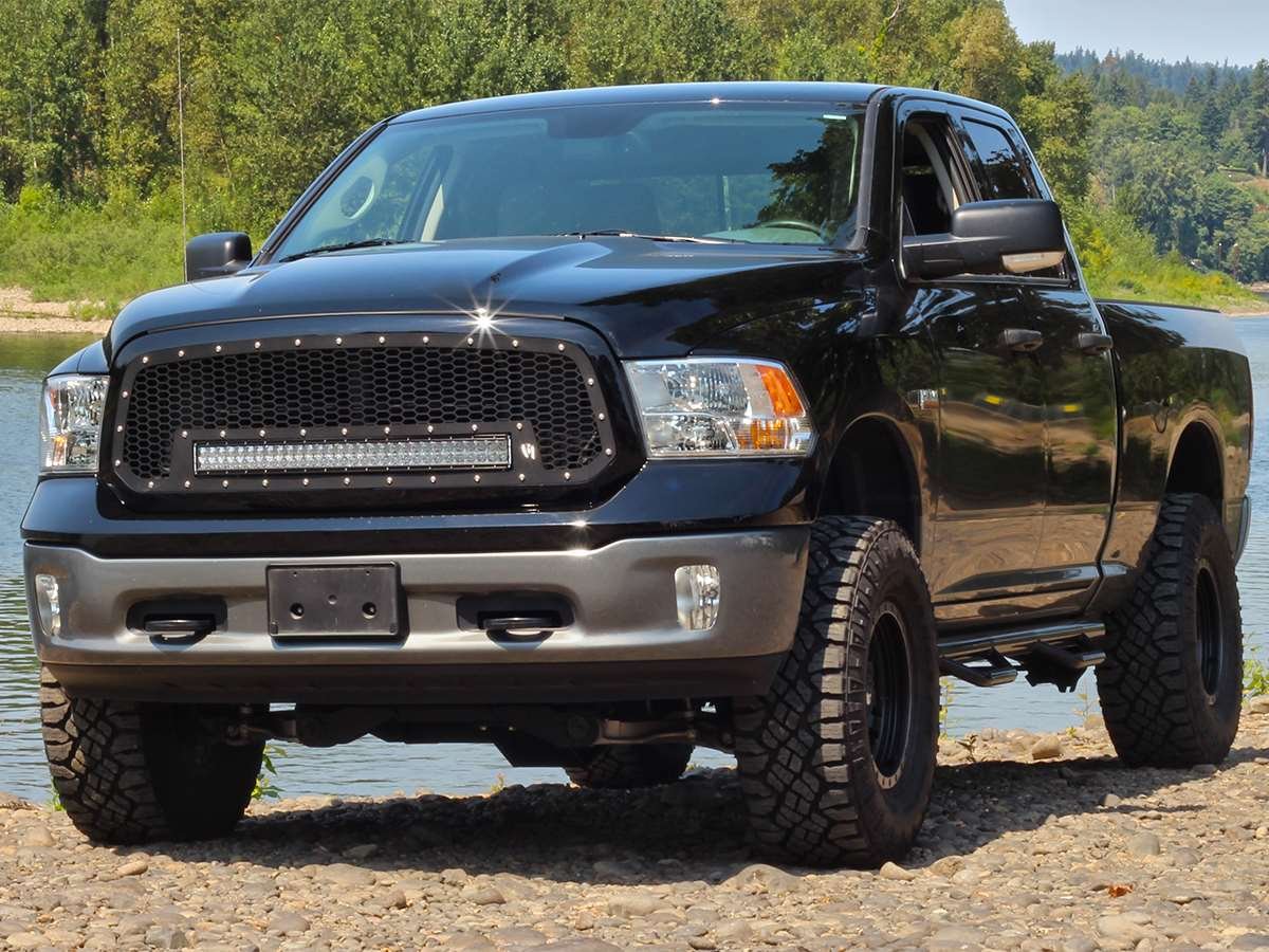 Dodge Ram 1500 фары