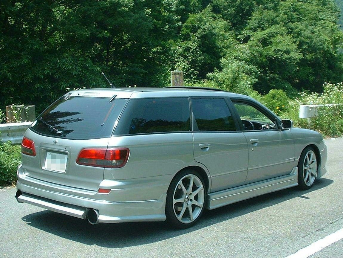 Nissan Avenir 11