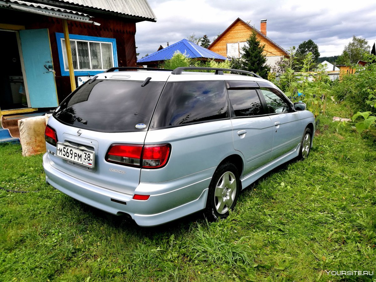 Nissan Avenir