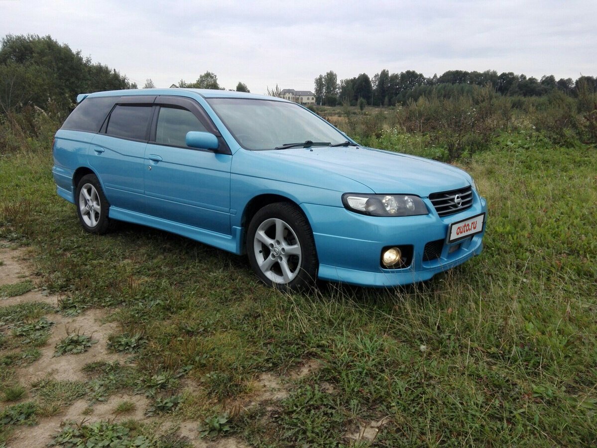 Ниссан Авенир синий