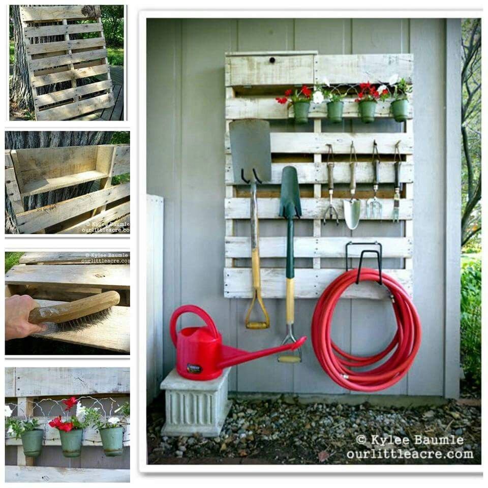 Держатель для садового инвентаря из поддона