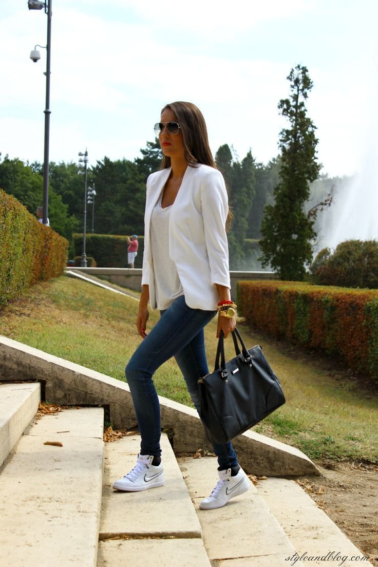 Пиджак с кедами женские