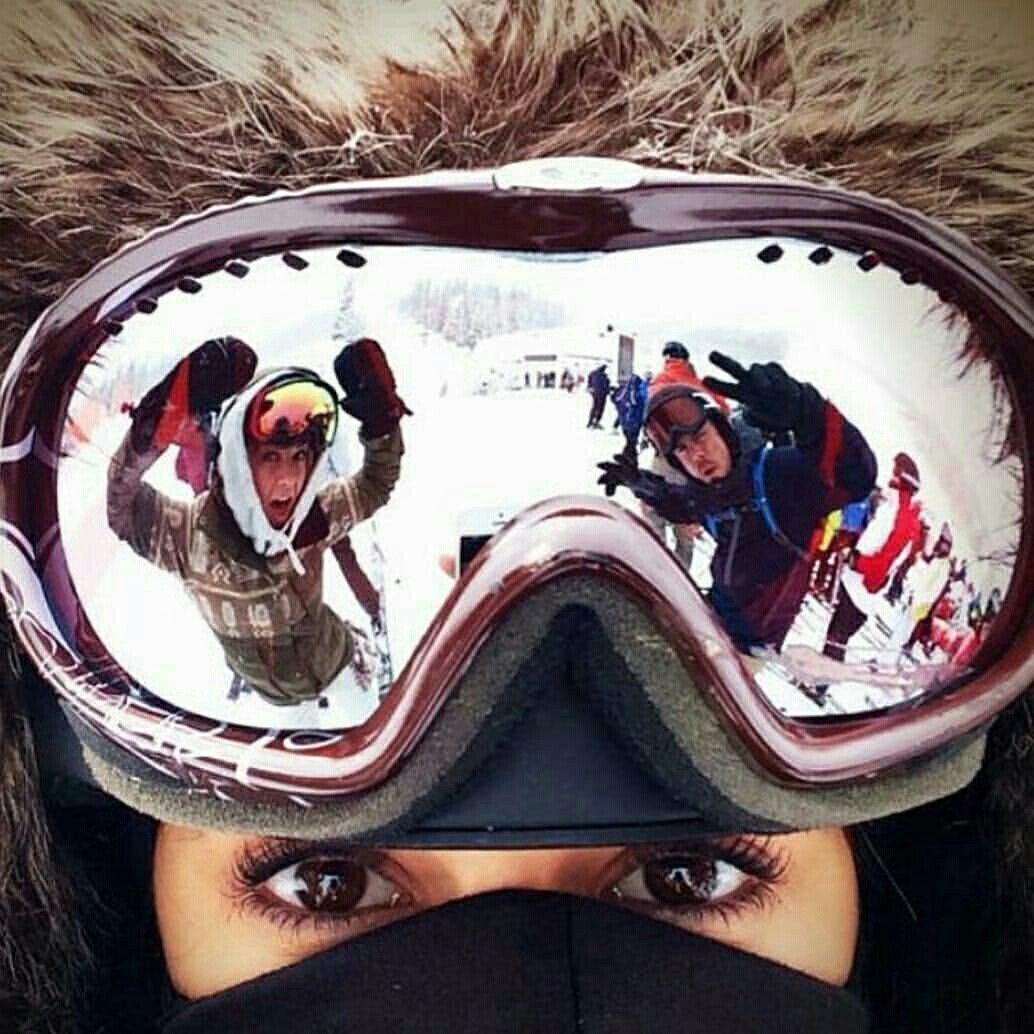 Нина Добрев на сноуборде