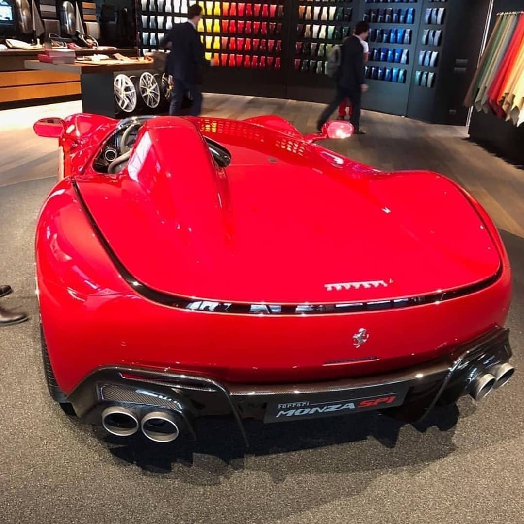 Суперкар Ferrari Monza sp1