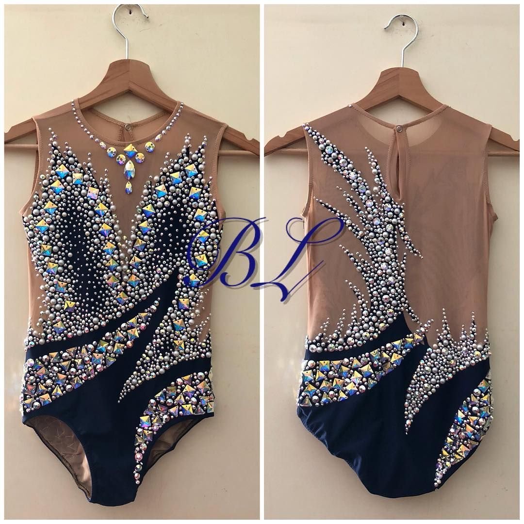 Черный бархатный купальник для художественной гимнастики