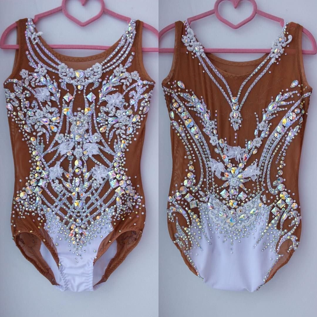 Купальник для художественной гимнастики с кружевом