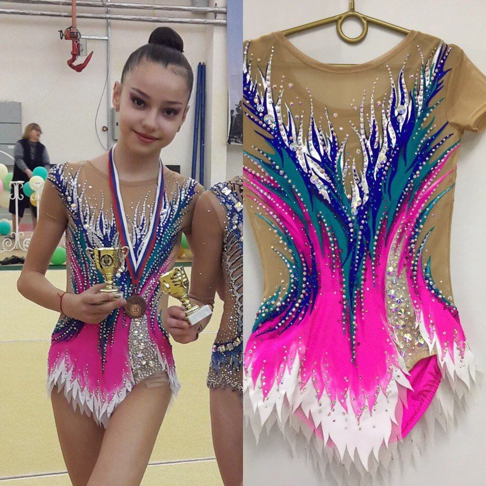 Яна Чуприна купальники для художественной гимнастики