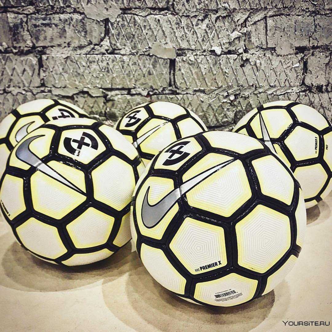 Прикольные футбольные мячи
