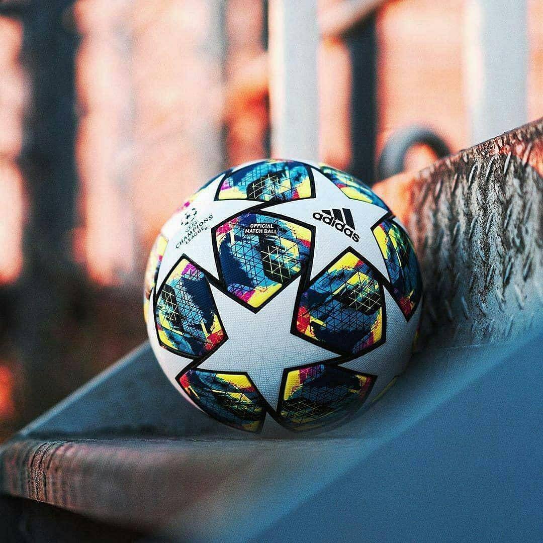 Футбольный мяч ЛЧ 2020