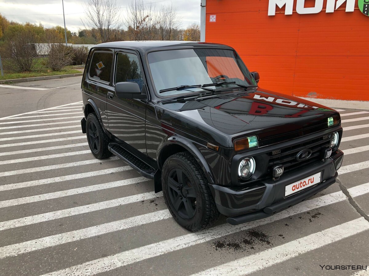 Нива 2121 черная