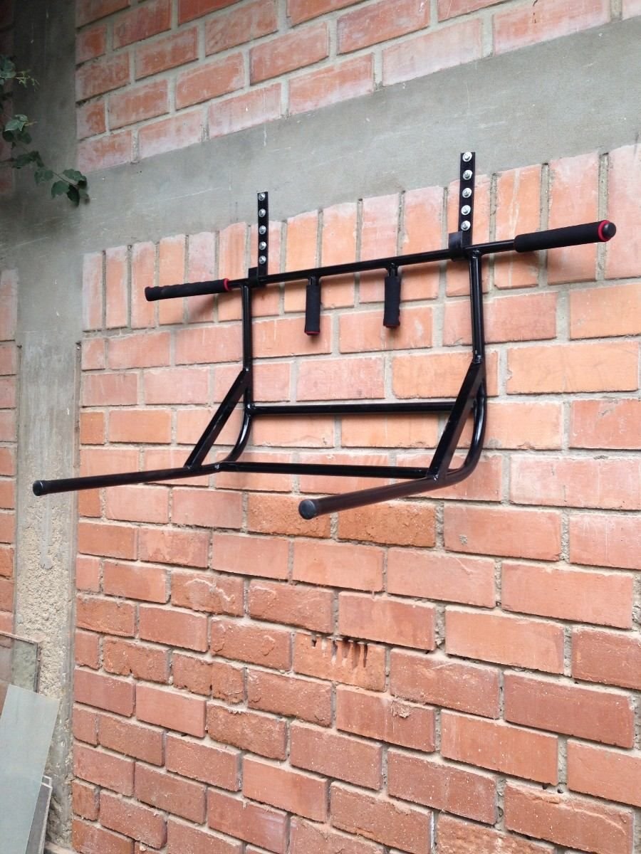Турник в гараже