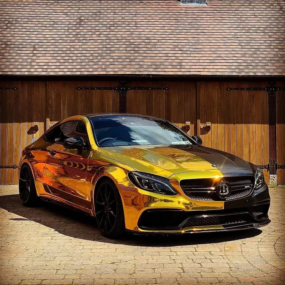 Mercedes AMG c63 золотой