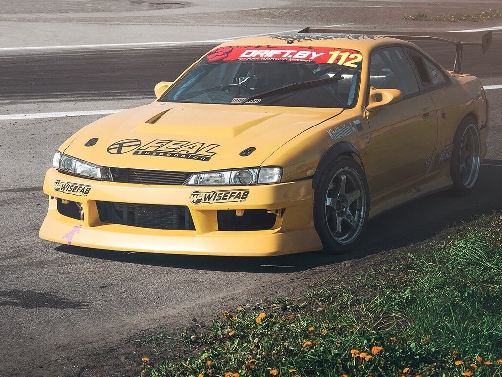 Nissan Silvia s14 желтая