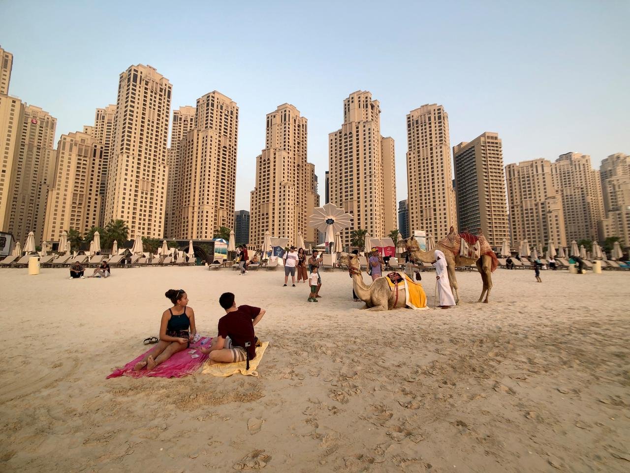 Пляж араб. Jumeirah Beach Residence Дубай.