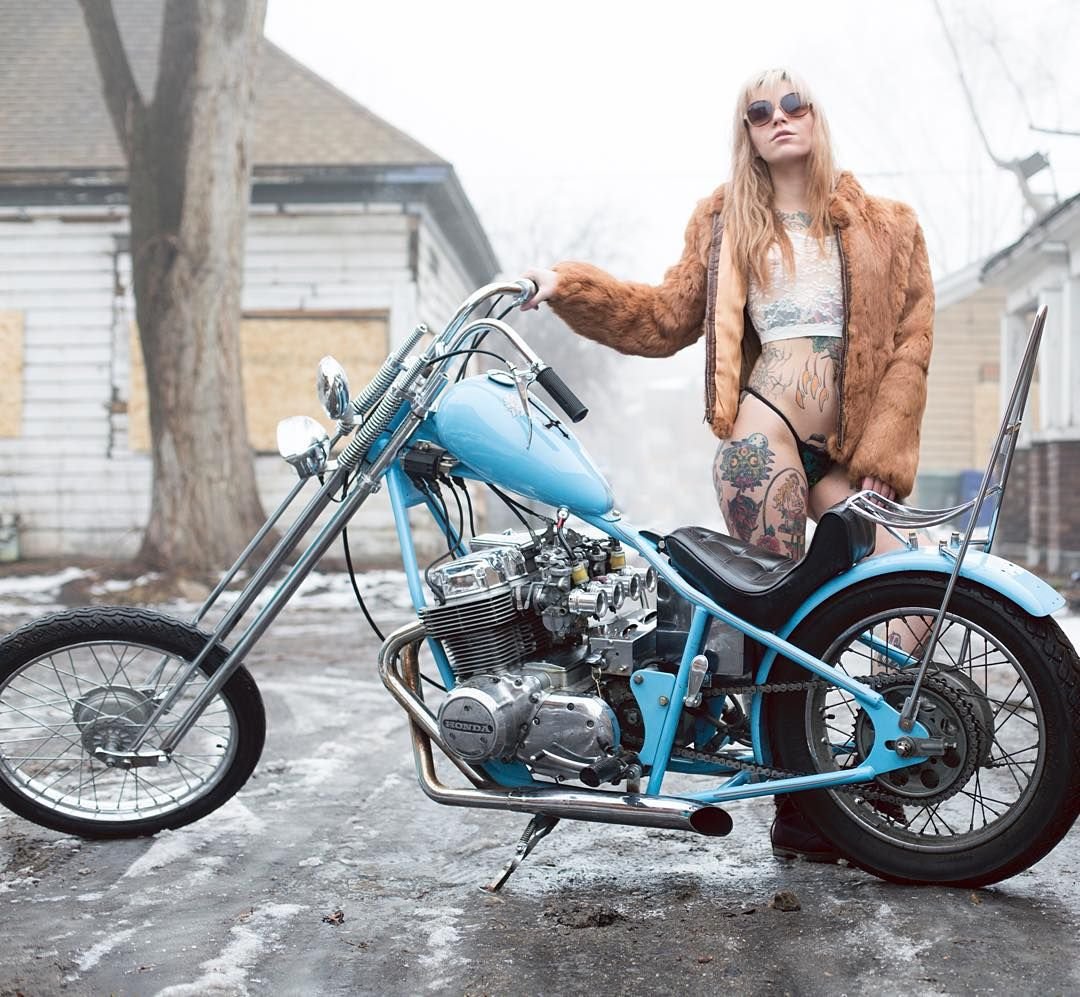 Harley Davidson Trike парень с девушкой