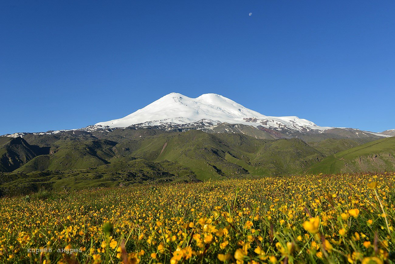 Гора эльбрус самая высокая точка. Горы Джилы Су Кабардино Балкария. Приэльбрусье Джилы Су. Гора Эльбрус (Кабардино-Балкария, Карачаево-Черкесия). Гора Эльбрус в джилвсу.