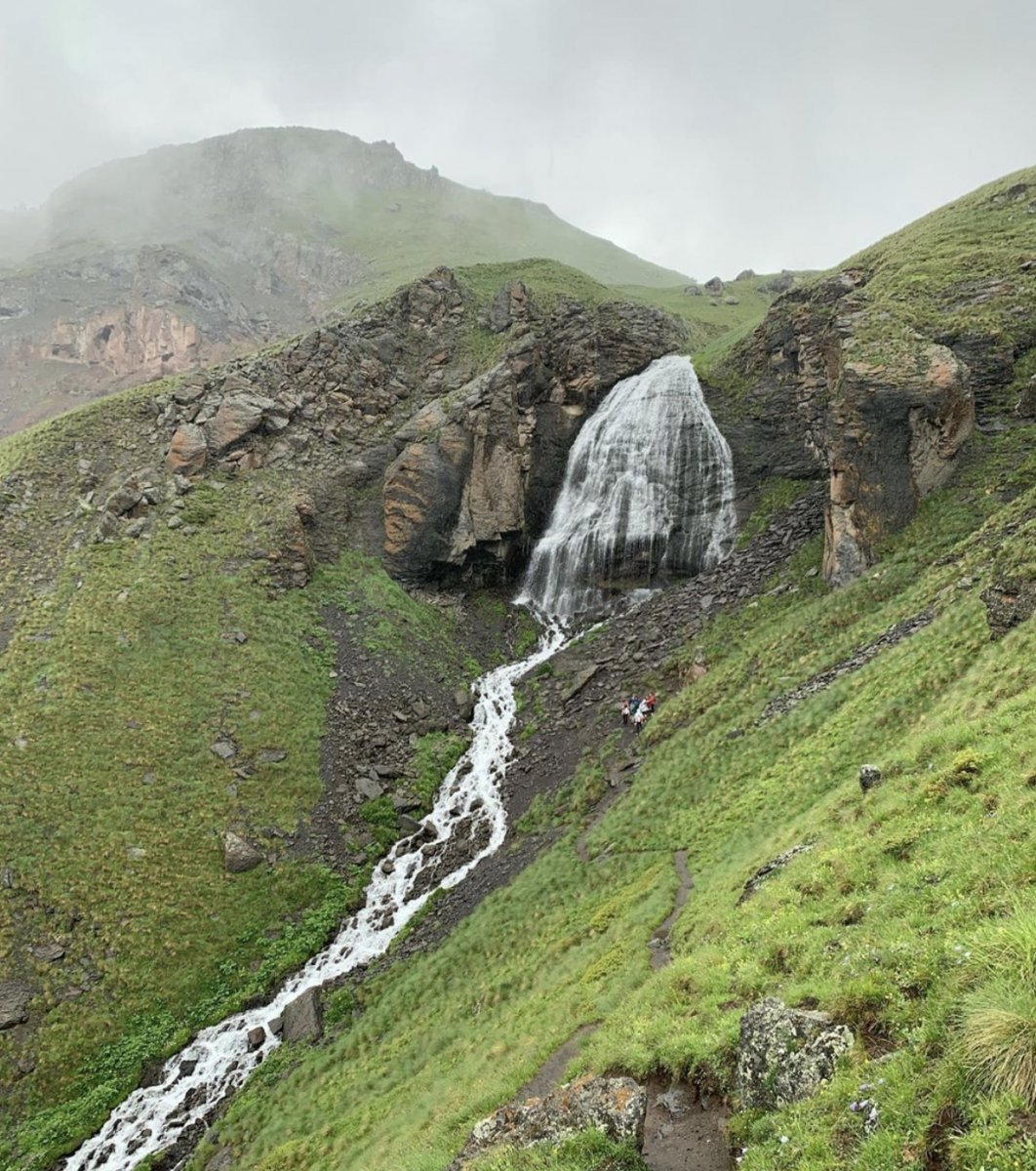 Водопад девичьи косы Терскол