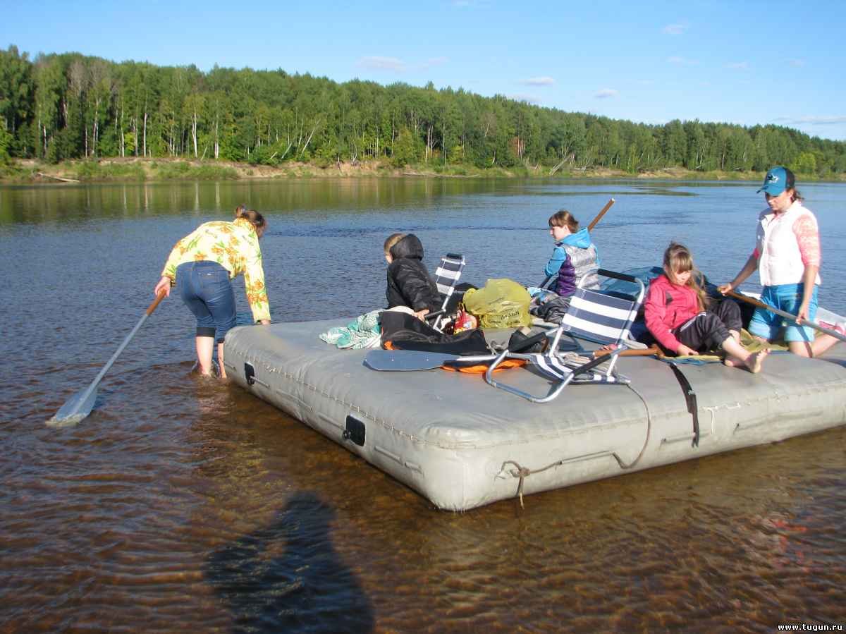 Надувной плот для сплава по реке