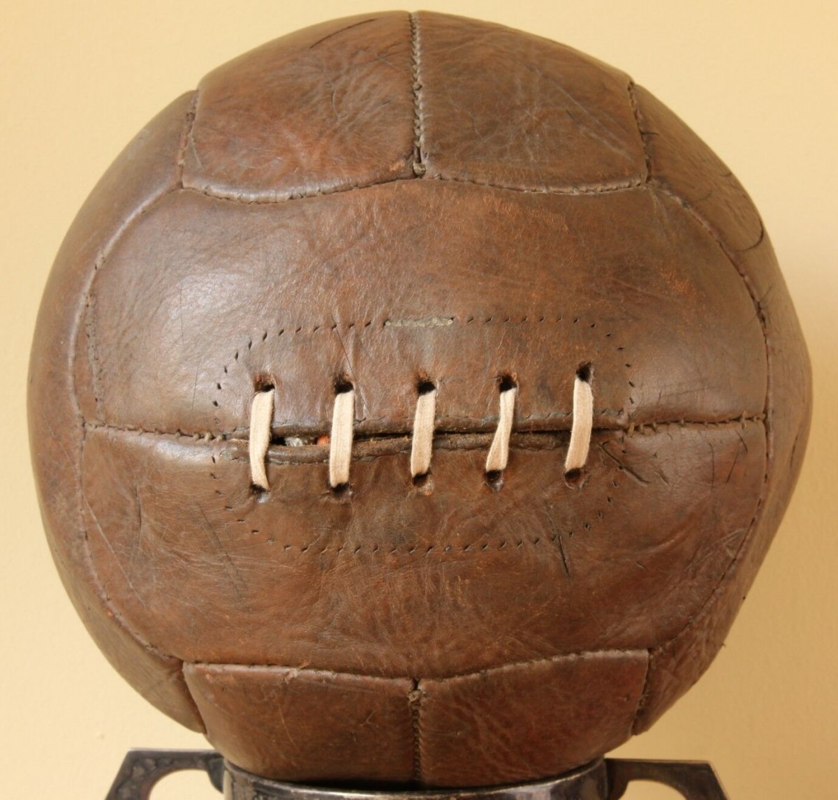 Spalding первый волейбольный мяч