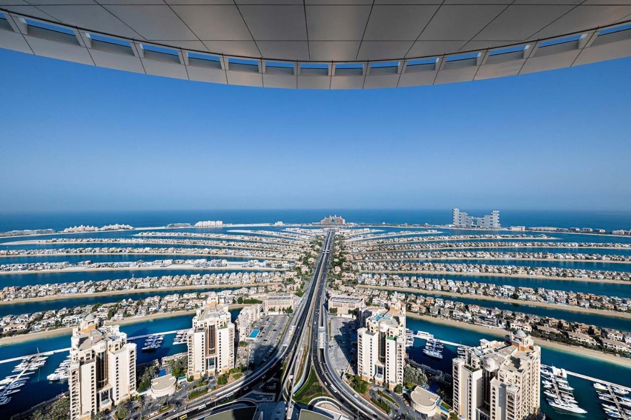 Атп дубай 2024 сетка. Aura Skypool Дубай. Панорамный бассейн Дубай Aura Skypool. Бассейн Aura Skypool в Дубае. The Palm Tower Дубай.