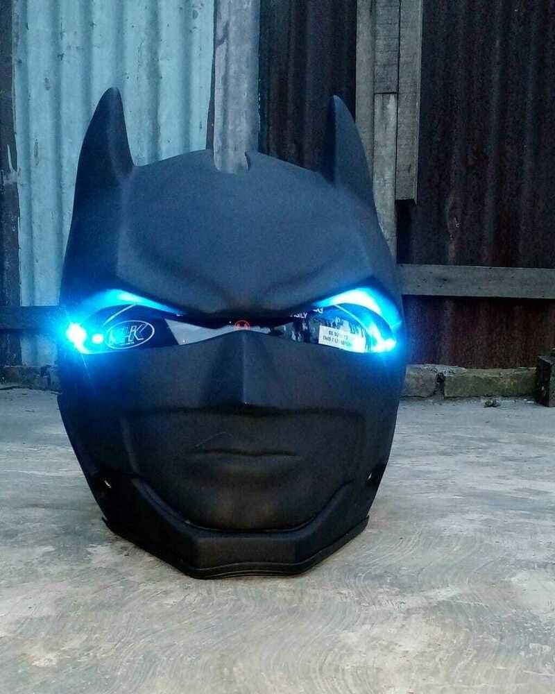 Мотоциклетный шлем Batman
