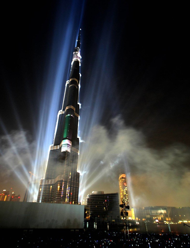 Самая высокая башня халифа. Башня Бурдж Халифа. Бурдж Халифа 2010. Башня в Дубае Бурдж. Дубай здание Бурдж Халифа.
