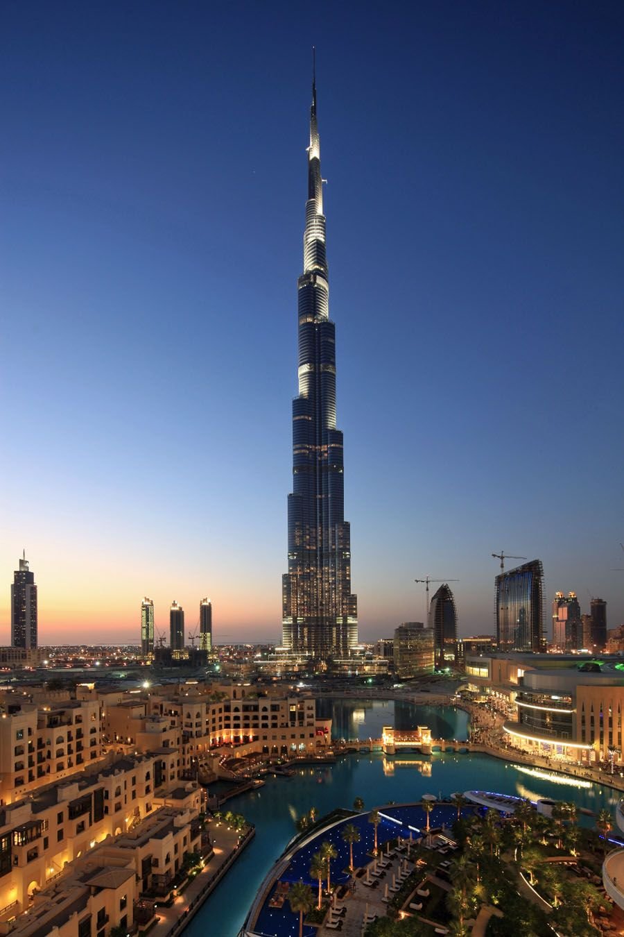 Башня Бурдж Халифа. Небоскрёб Бурдж-Халифа в Дубае. Здание Бурдж Халифа. Бурдж-Халифа (828 м). Дубай, ОАЭ.
