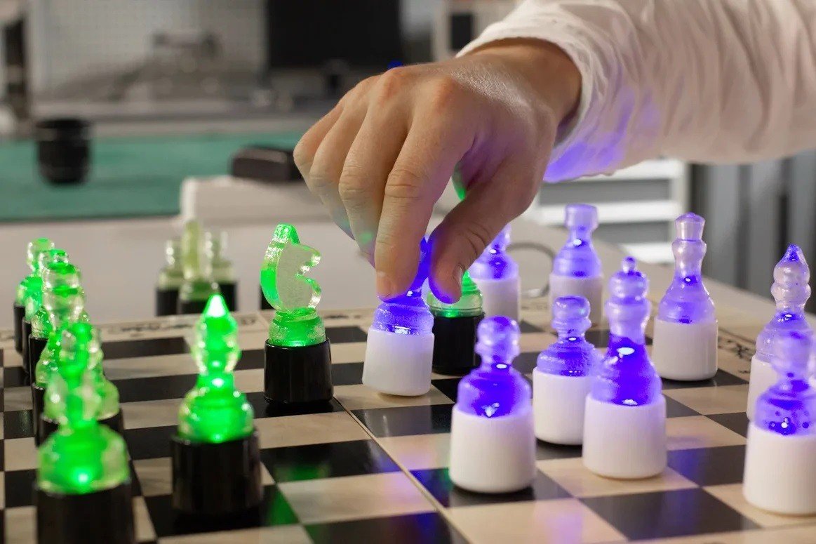 Светящаяся шахматная доска