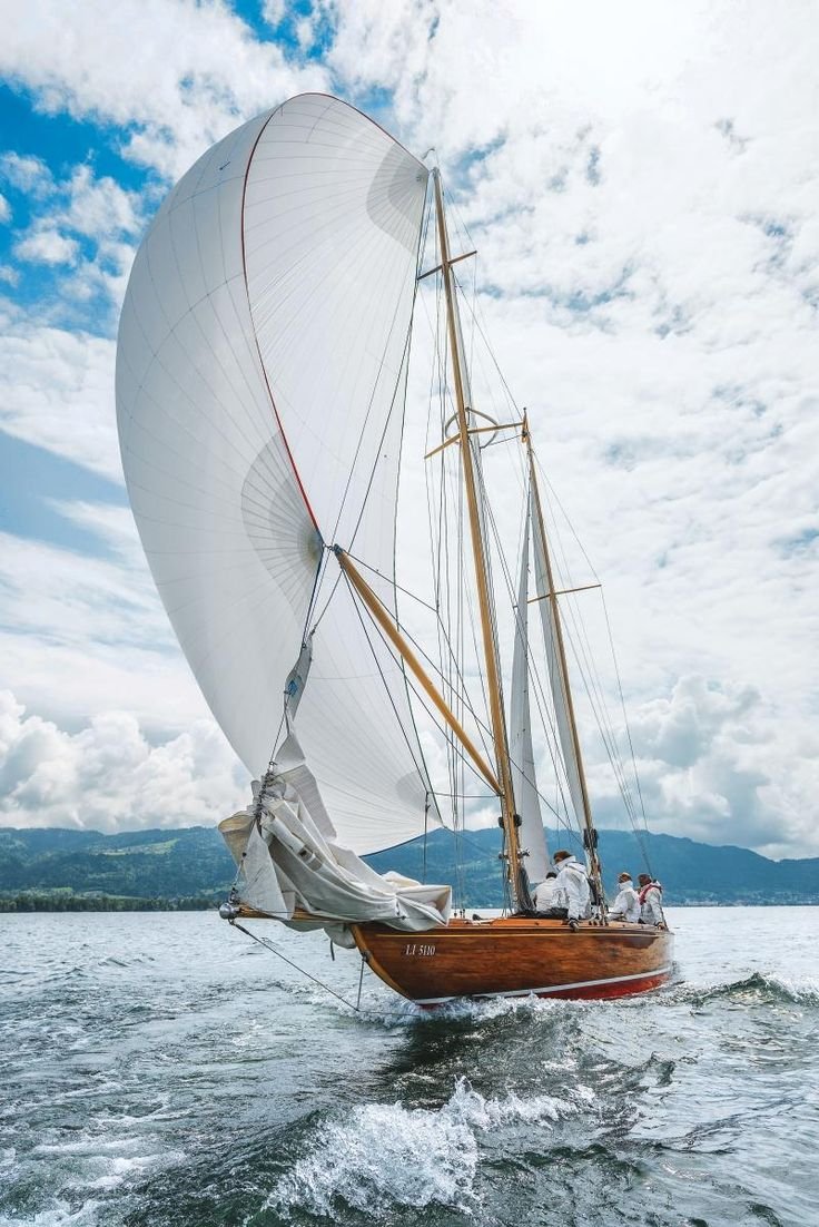 Швертбот sailboat
