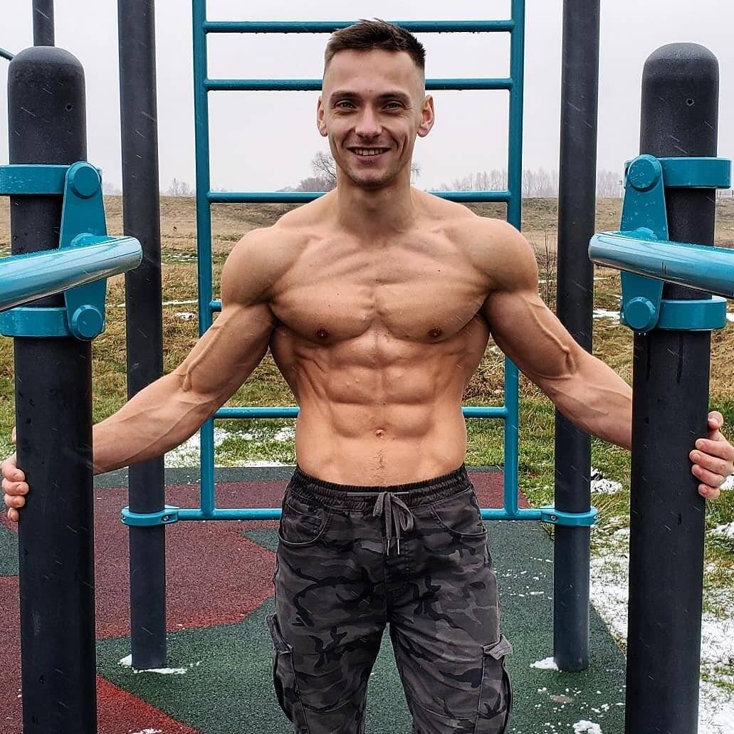 Воркаут Максим Трухоновец