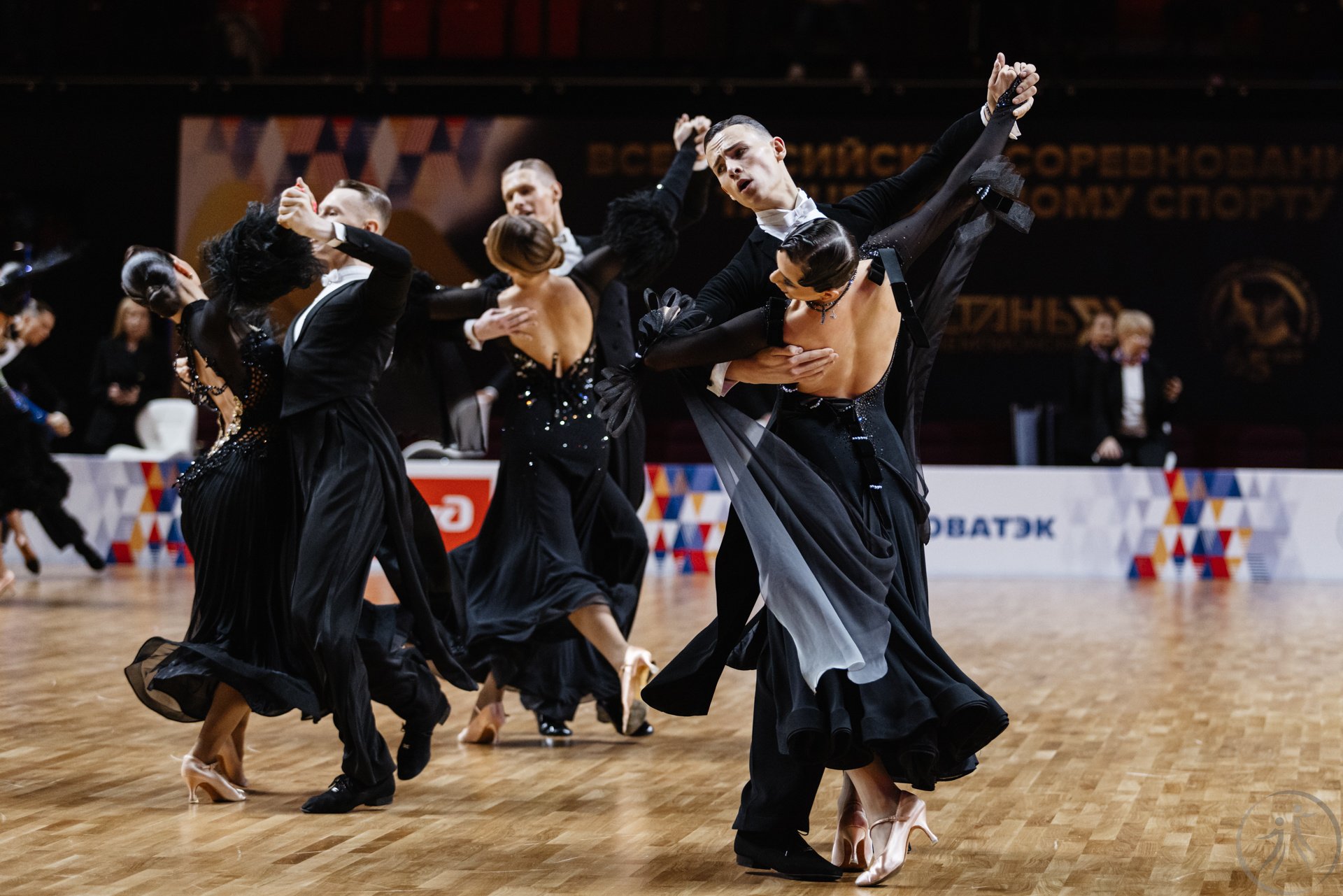День танца в 2024 году в россии. Современные спортивные танцы. Современные танцы 2022. Фото с чемпионата России по Бальным танцам 2022.