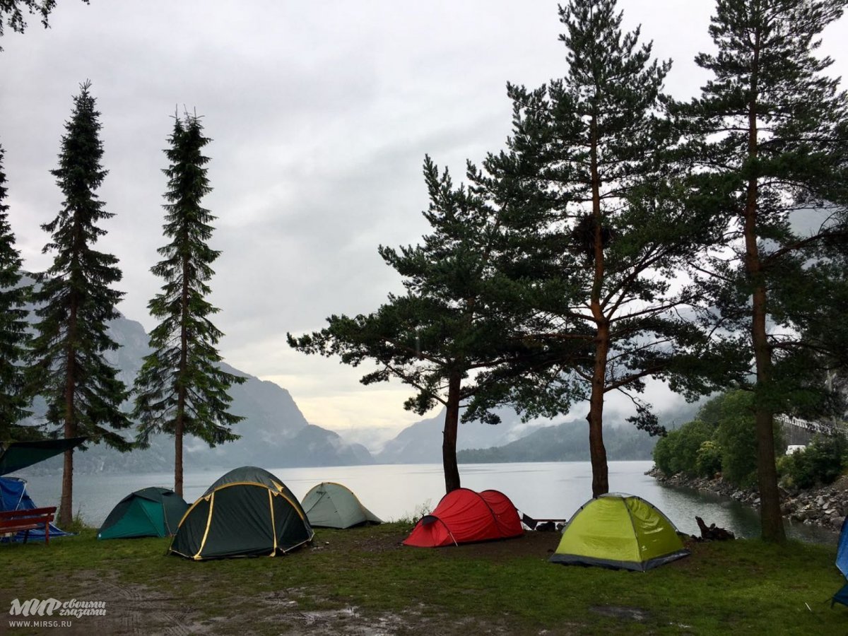 Кемпинг в Норвегии с палатками