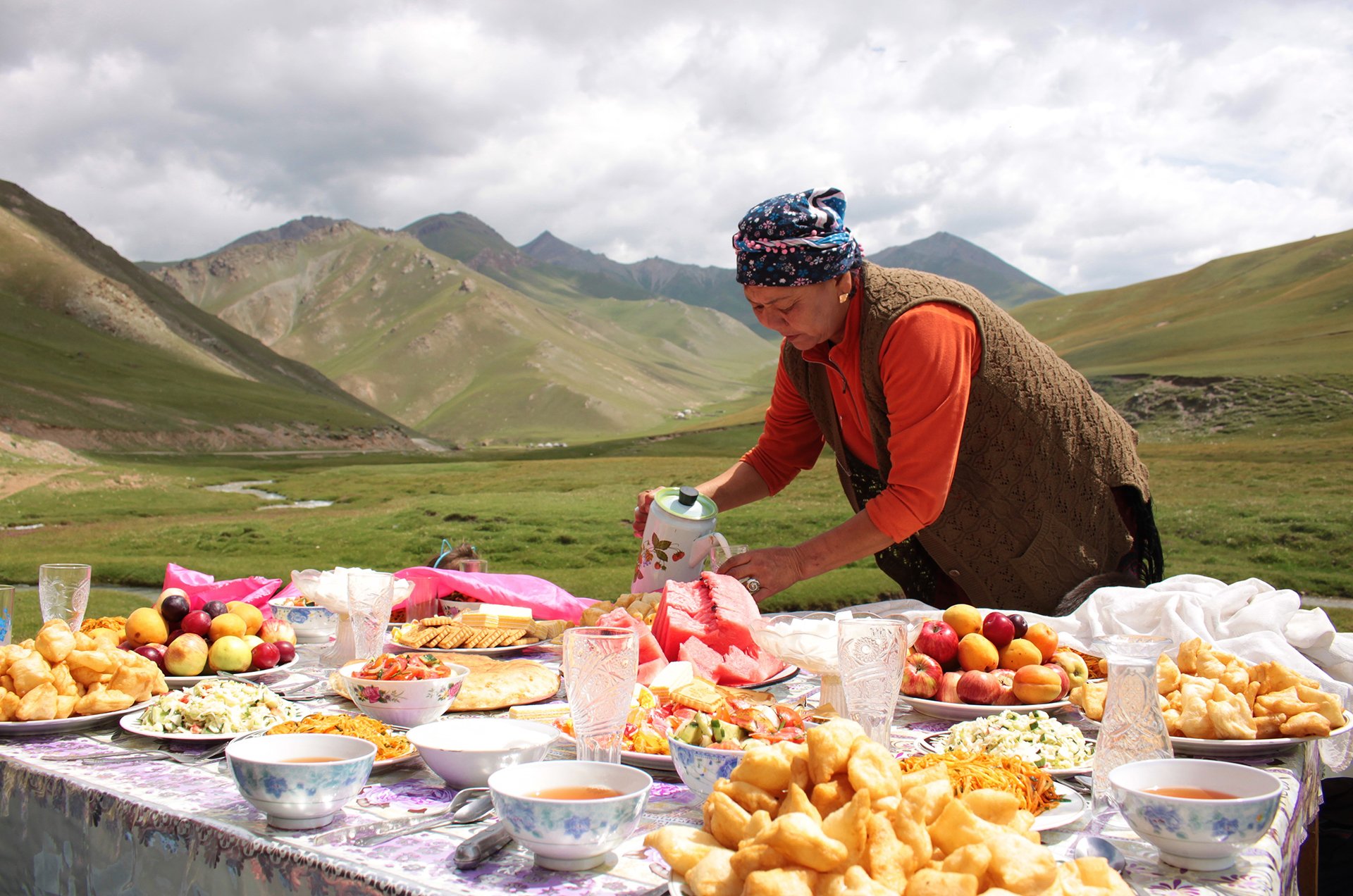 Гастротур по родному краю челябинская область проект. Туризм в Кыргызстане. Киргизия еда. Национальная еда Киргизии. Гастрономический туризм Кыргызстан.