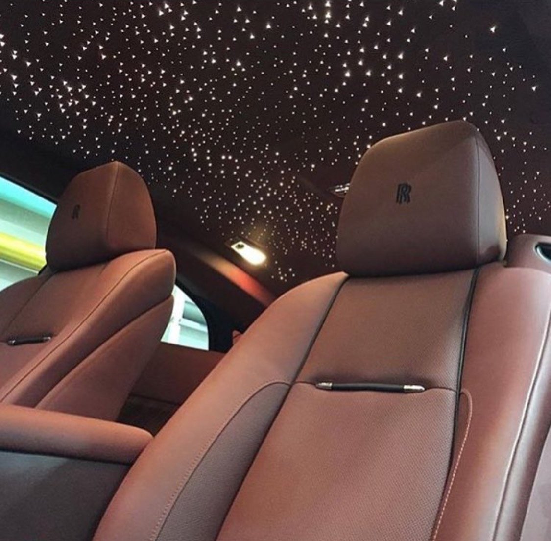 Rolls Royce салон звездное небо