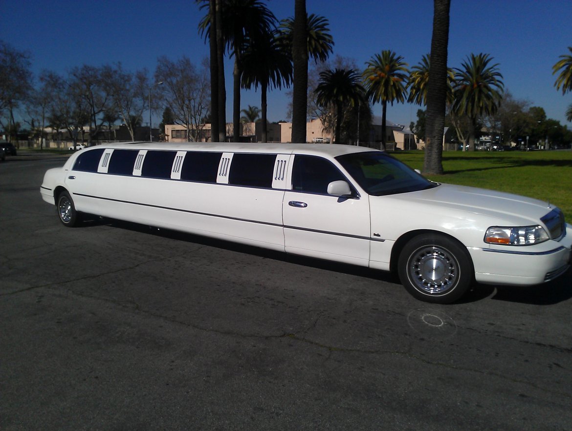 Lincoln Town car 1998 Limo