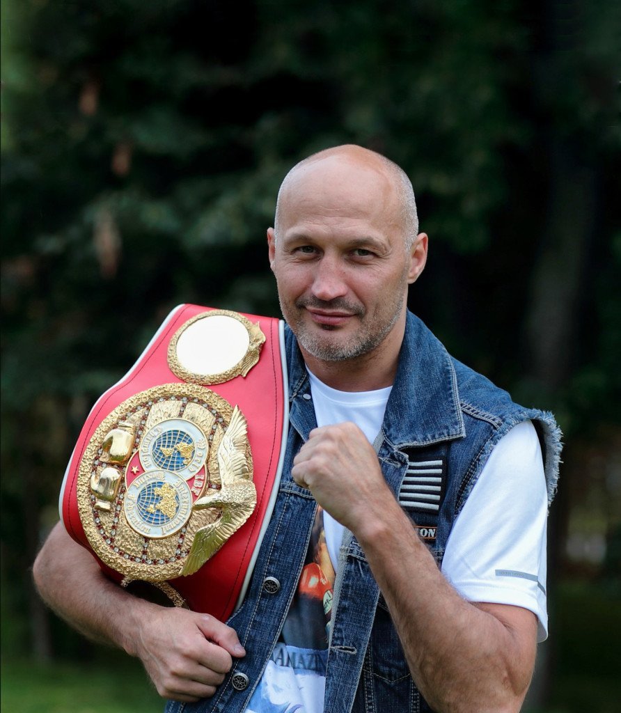 Роман Кармазин боксер