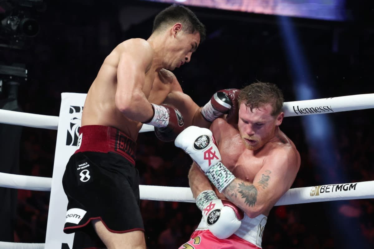 Дмитрий Бивол Канело