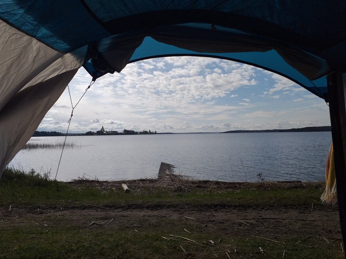 Озеро Селигер остров хачин с палаткой