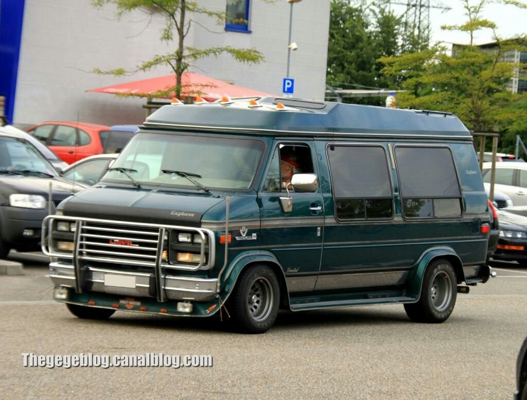 Фургон GMC Vandura