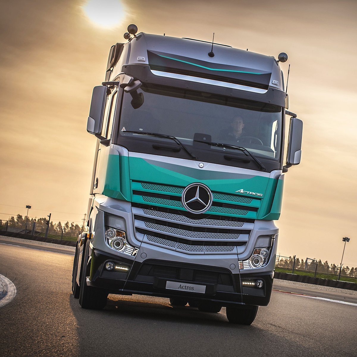 Mercedes-Benz Actros Trucks 2018