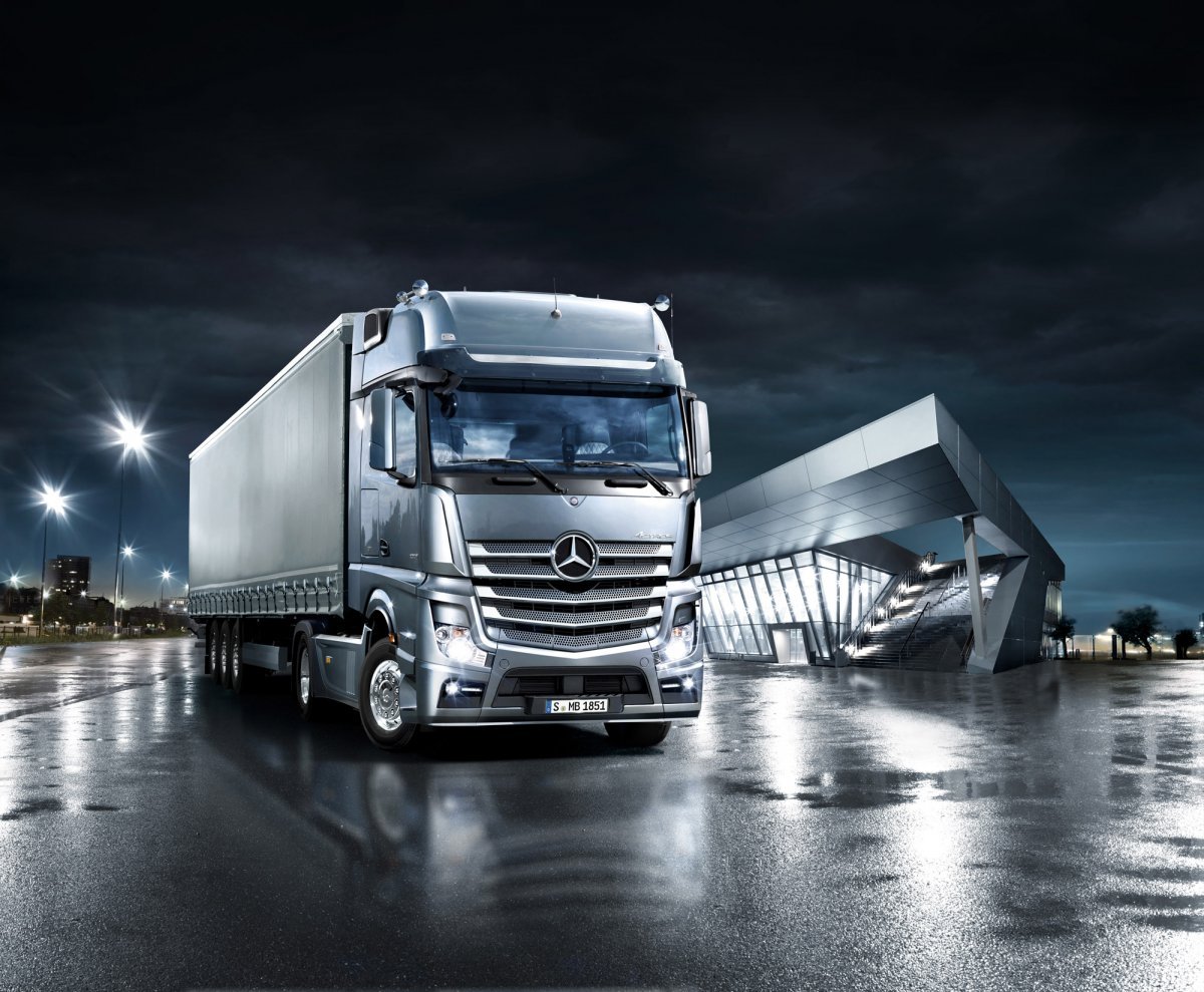 Mercedes Benz Actros ads