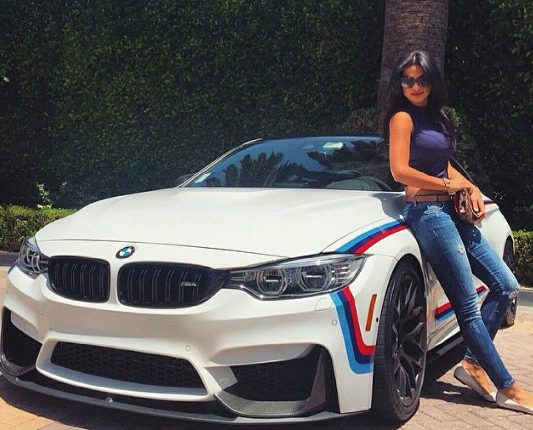 BMW m5 f90 с девушкой